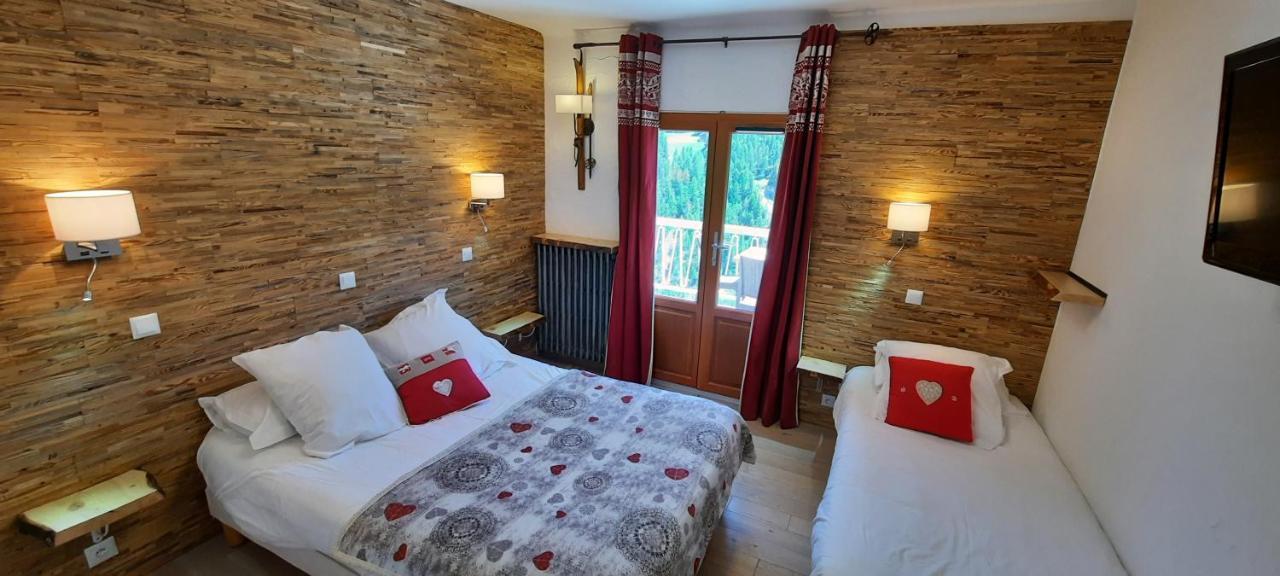 Hotel Chastellares โอรง ภายนอก รูปภาพ