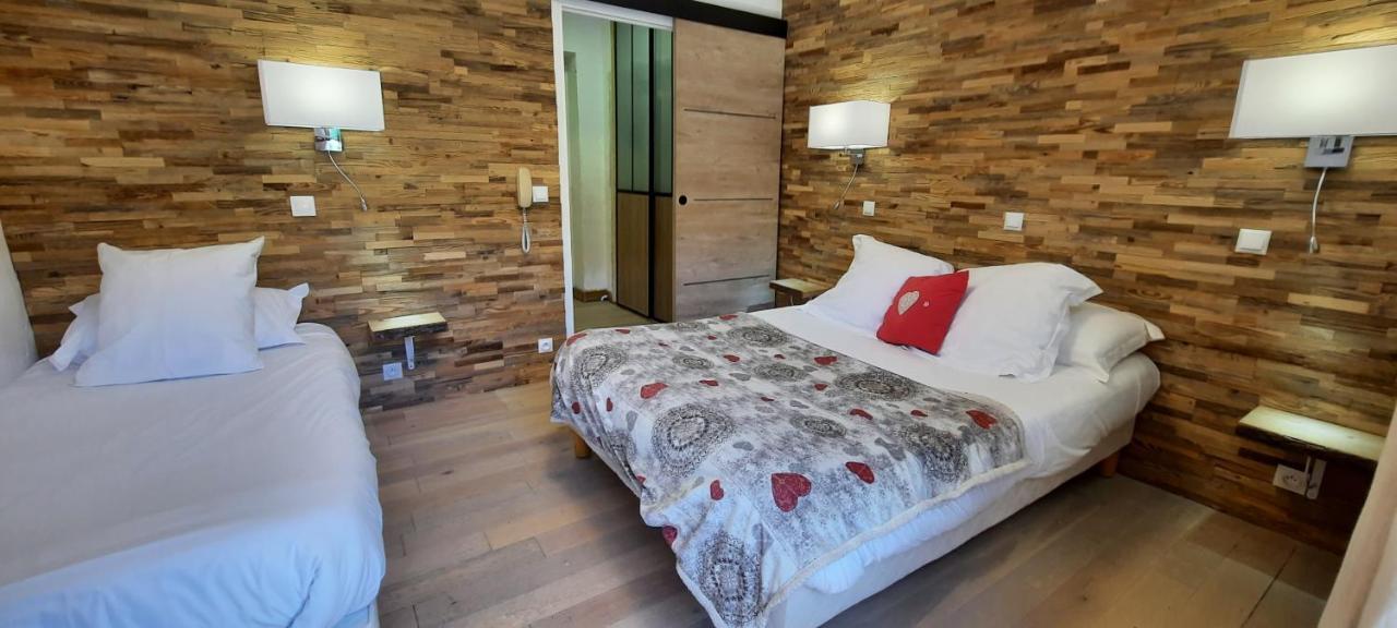 Hotel Chastellares โอรง ภายนอก รูปภาพ