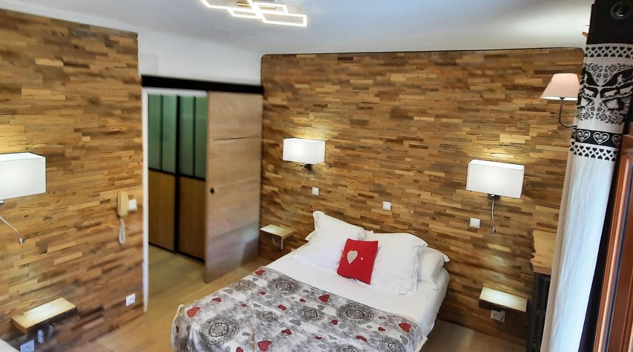Hotel Chastellares โอรง ภายนอก รูปภาพ