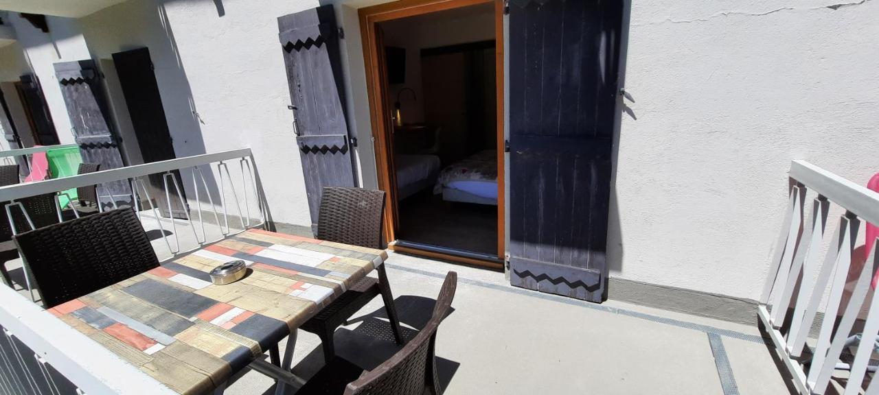 Hotel Chastellares โอรง ภายนอก รูปภาพ