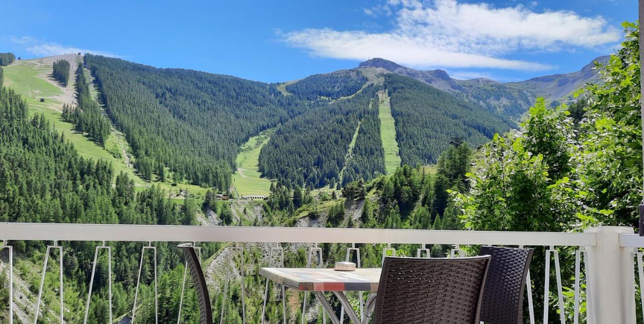 Hotel Chastellares โอรง ภายนอก รูปภาพ