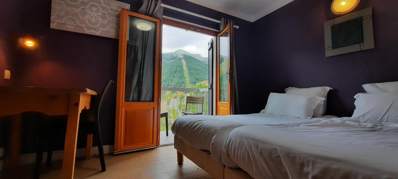Hotel Chastellares โอรง ภายนอก รูปภาพ