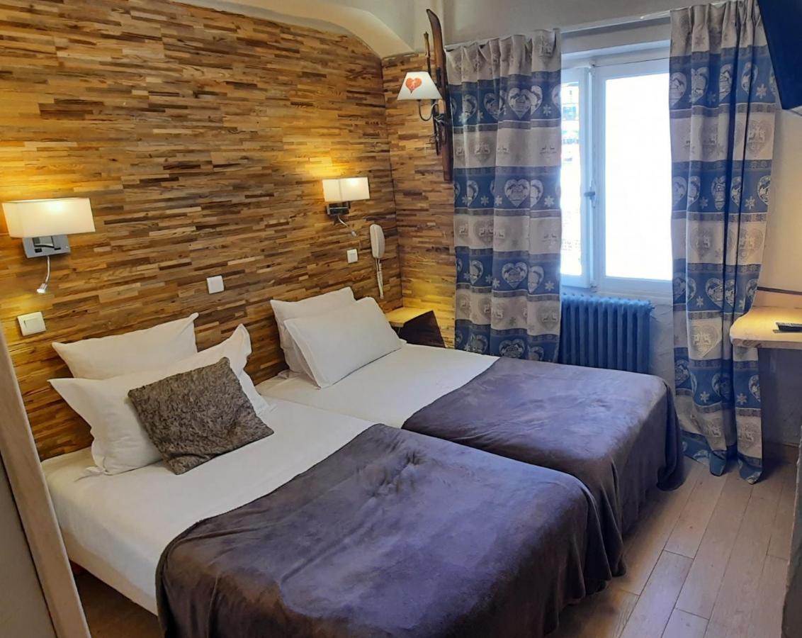 Hotel Chastellares โอรง ภายนอก รูปภาพ