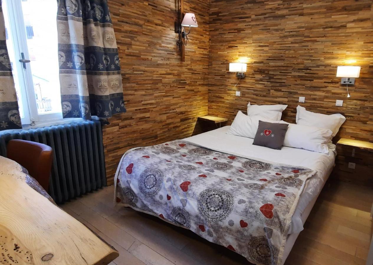Hotel Chastellares โอรง ภายนอก รูปภาพ