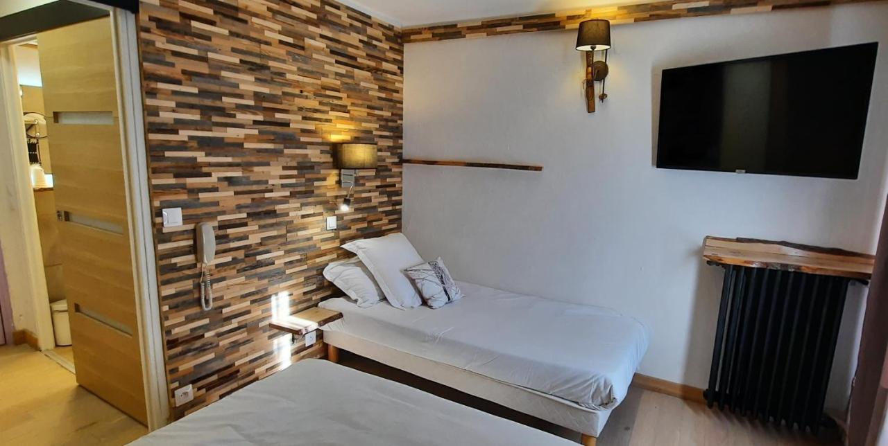 Hotel Chastellares โอรง ภายนอก รูปภาพ