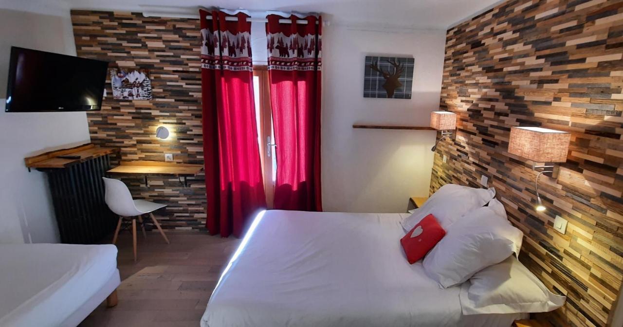 Hotel Chastellares โอรง ภายนอก รูปภาพ