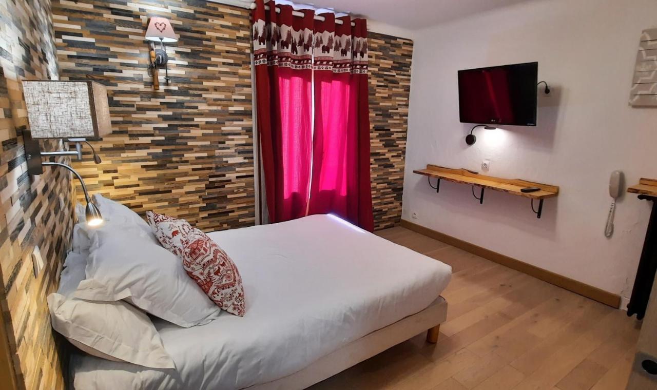Hotel Chastellares โอรง ภายนอก รูปภาพ