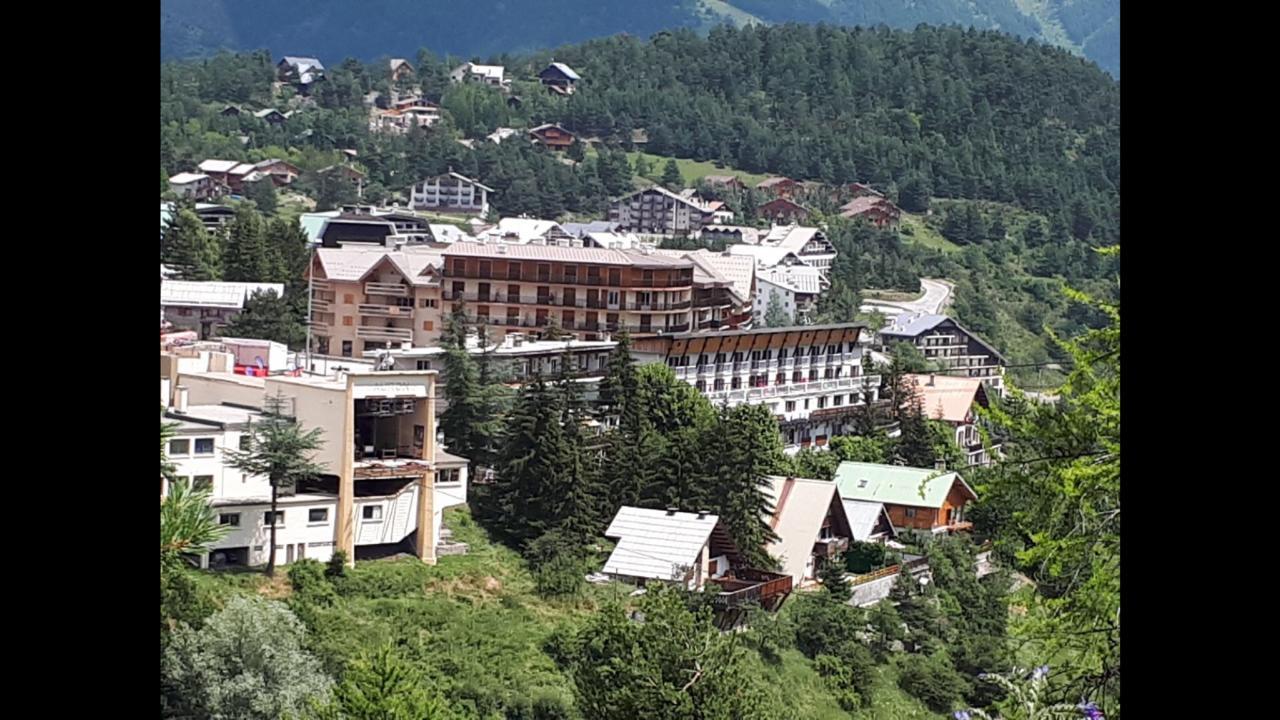 Hotel Chastellares โอรง ภายนอก รูปภาพ