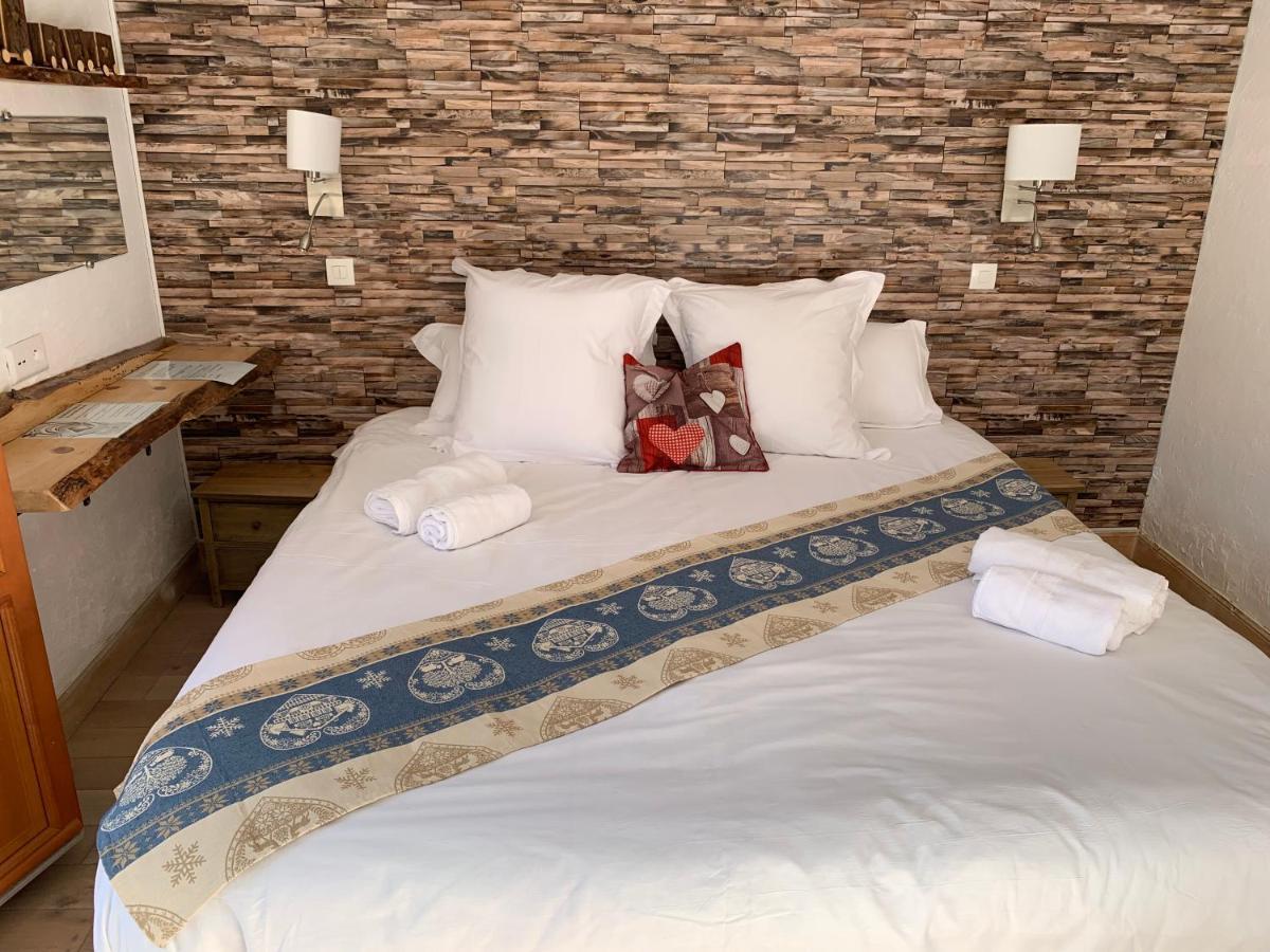 Hotel Chastellares โอรง ภายนอก รูปภาพ